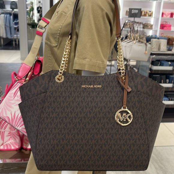 MICHAEL KORS 
Jet Set Large Signature Shoulder Tote Bag
Brown Signature 
NWT - Picture 8 of 16